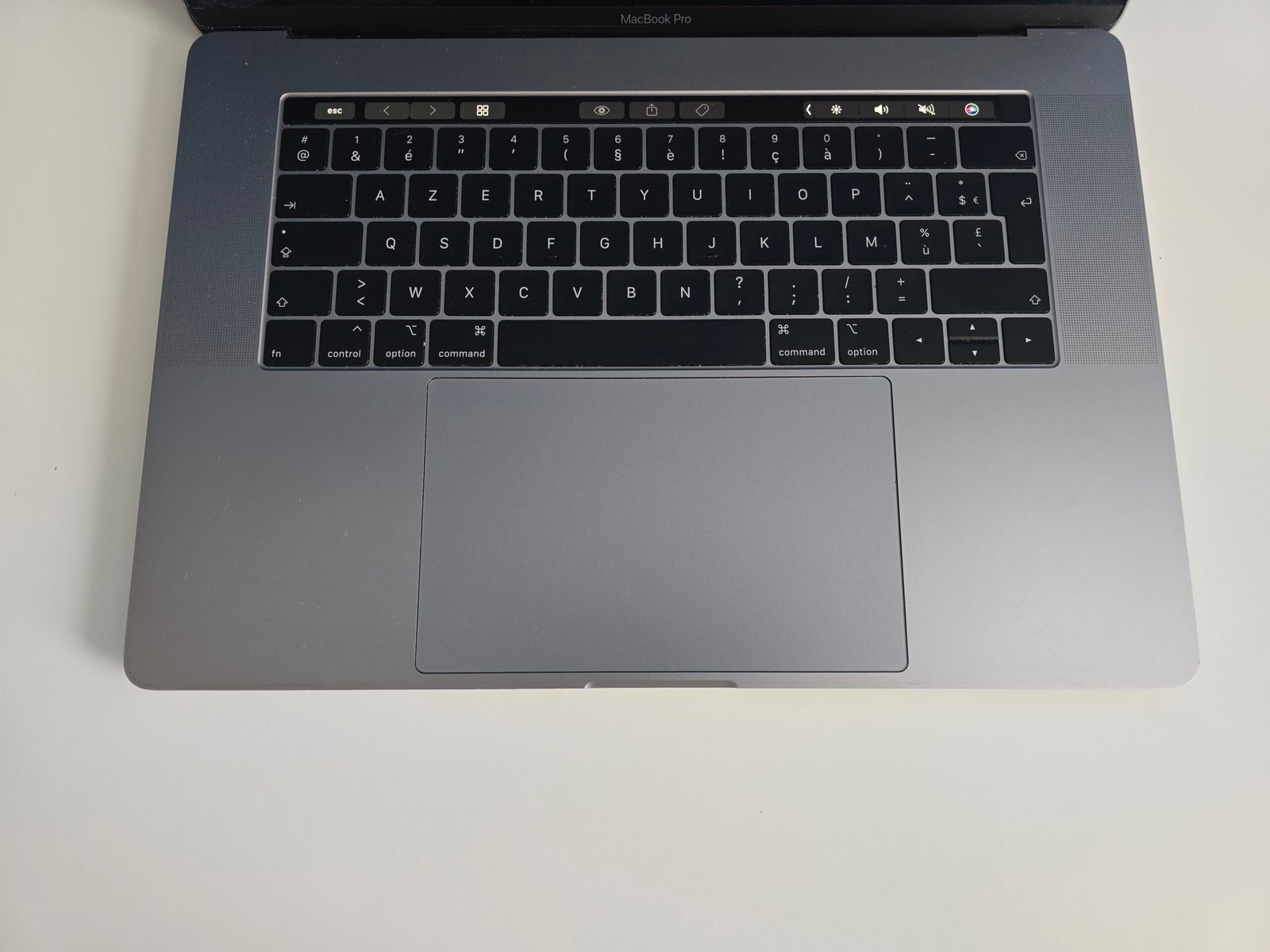 Apple MacBook PRO 2018 | 15" Retina | Core i7 | SSD 512 Go | 16 Go RAM | AMD Radeon Pro | Gris sidéral – Image 3