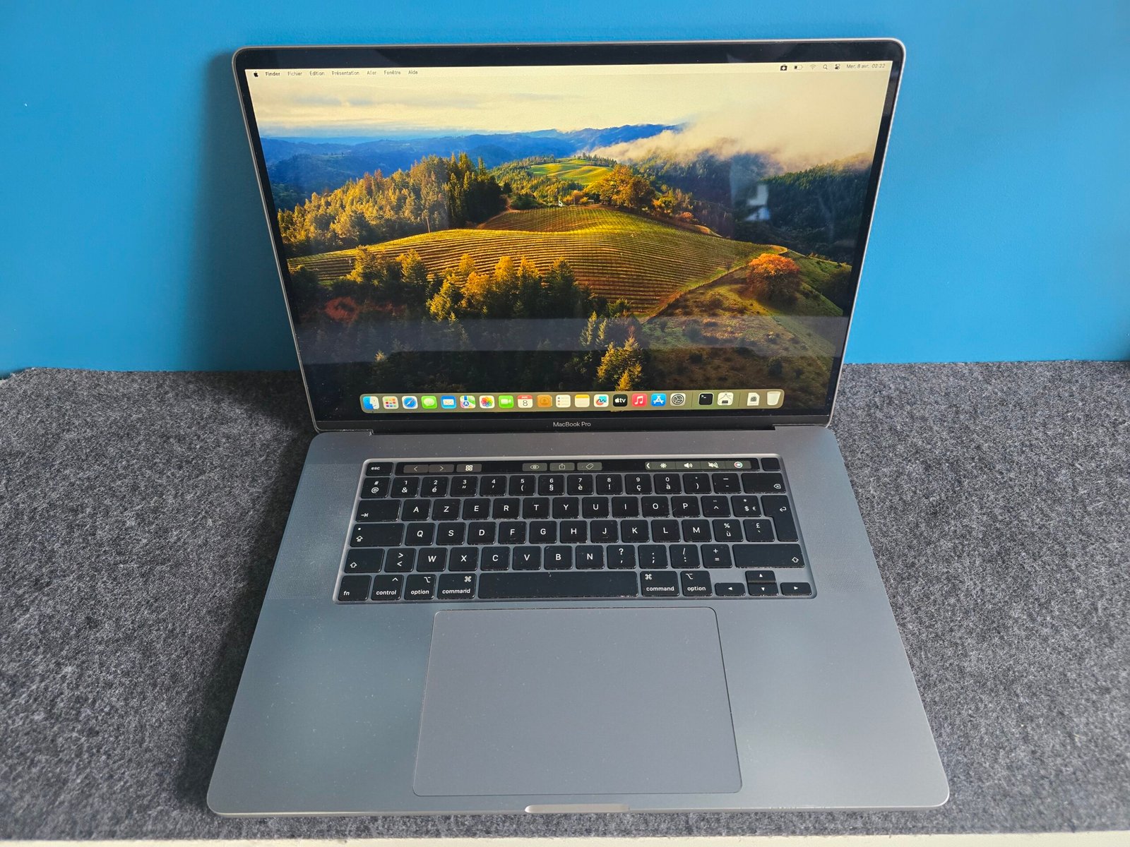 Apple MacBook PRO 2019 | 16" Retina | Core i7 | SSD 512 Go | 16 Go RAM | AMD Radeon Pro | Gris sidéral – Image 2