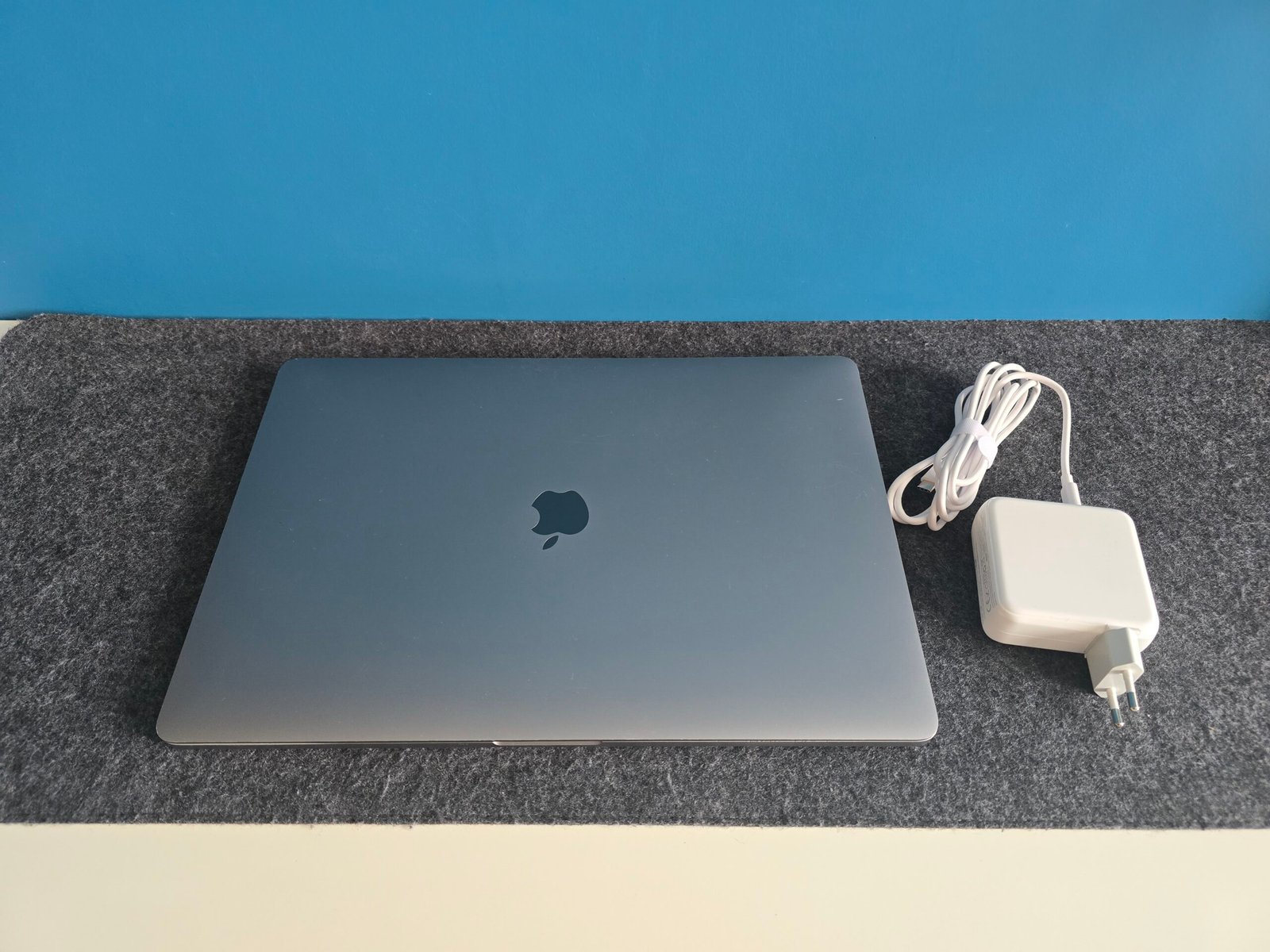 Apple MacBook PRO 2019 | 16" Retina | Core i7 | SSD 512 Go | 16 Go RAM | AMD Radeon Pro | Gris sidéral – Image 4